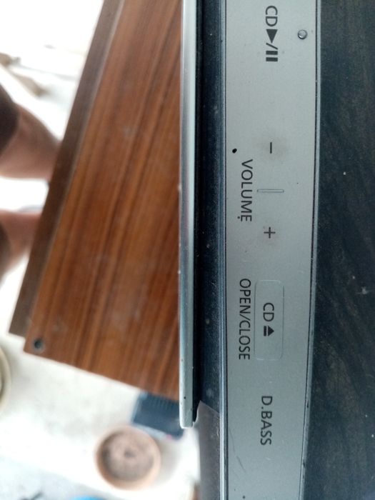 Аудио система. Работи. Със диск и флашка.