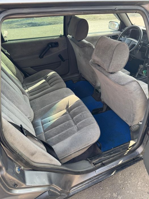 Продам пассат б3 1.8 моно