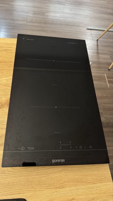 Индукционен кухненски плот с 2 зони