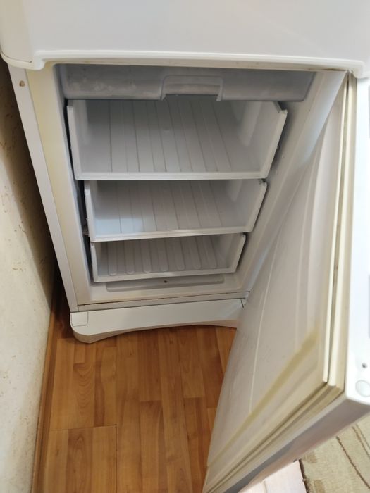 Холодильник, морозильник продам