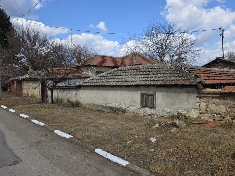 Продавам къща в село Горно Белево област Стара Загора