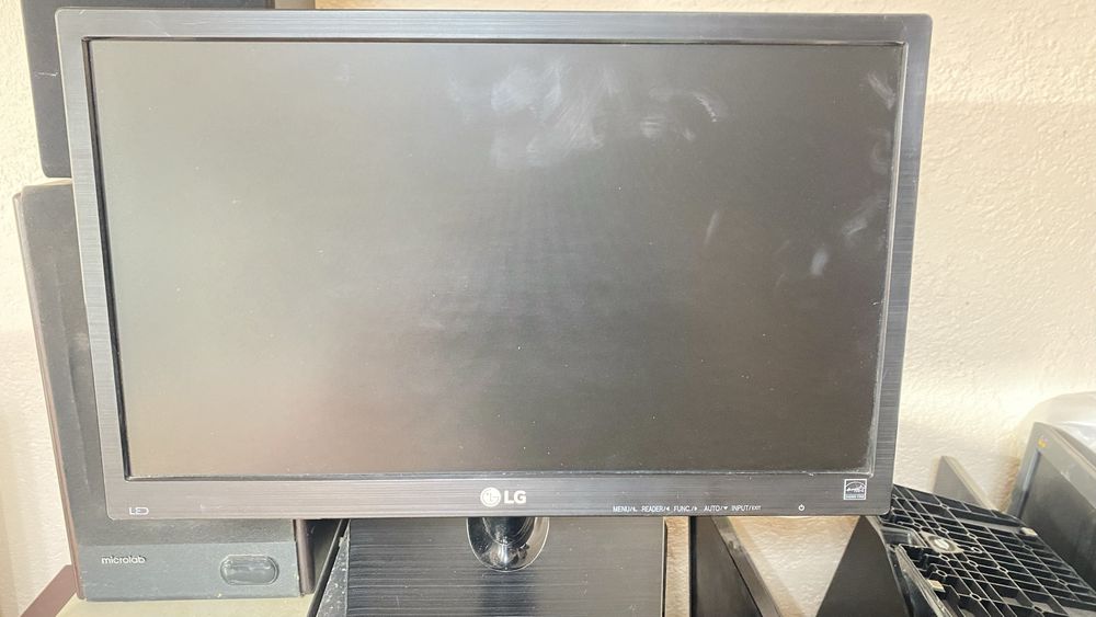 Монитор Hp 32, LG 19, Samsung 19 колонки