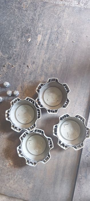 Продам крышки на диски прадо