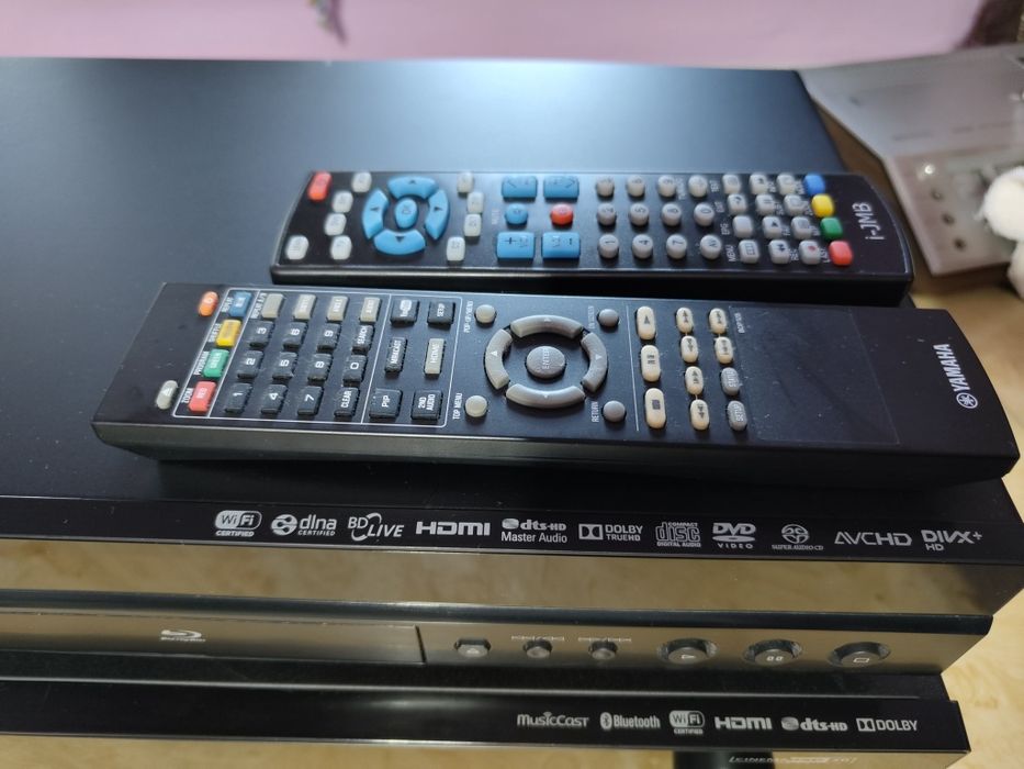 Bluray player SACD Yamaha BD-S667 HDMI, YouTube,3D