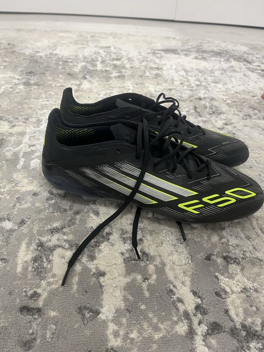 ghete adidas f50 noi