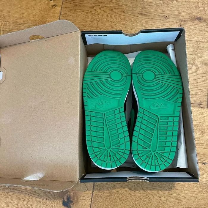 Air Jordan 1 low Black Lucky Green