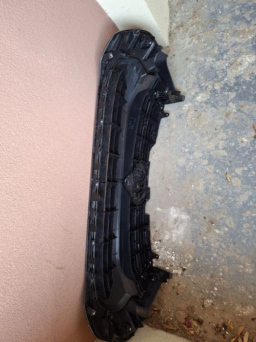 Решетка радиатор Toyota Hilux 2020 - 2024