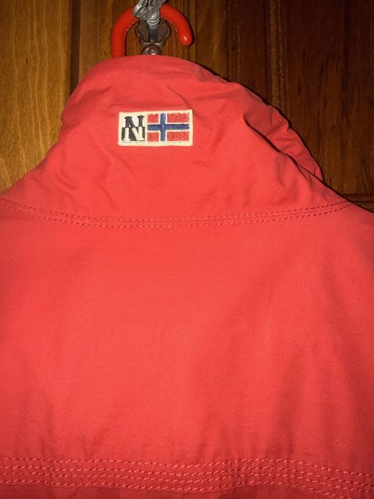 Geaca napapjiri .