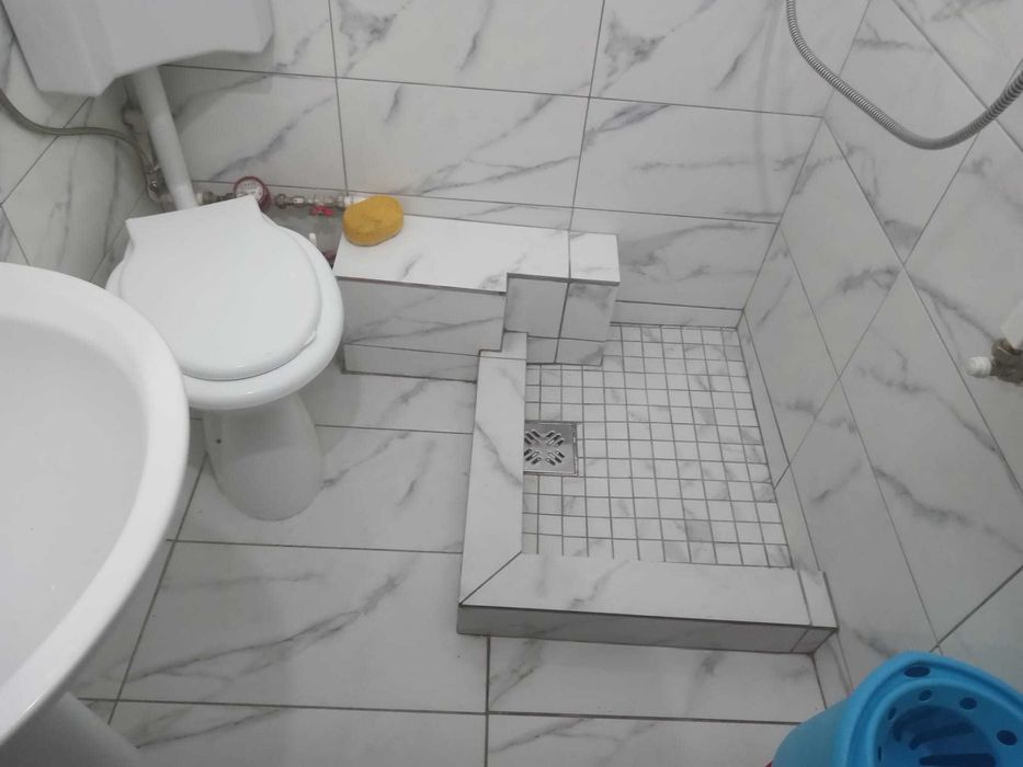 Închiriez garsoniera