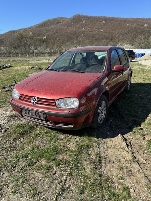 Dezmembrari/Dezmembrez volkswagen Golf 4