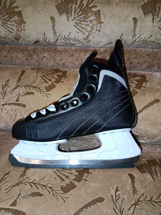 Коньки мужские  хоккейные