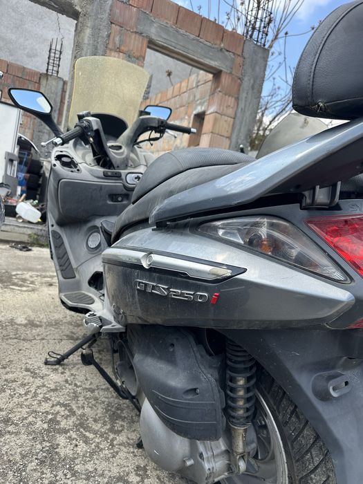 Moticiclete yamaha daelim honda vessa piaggo dinkstreet