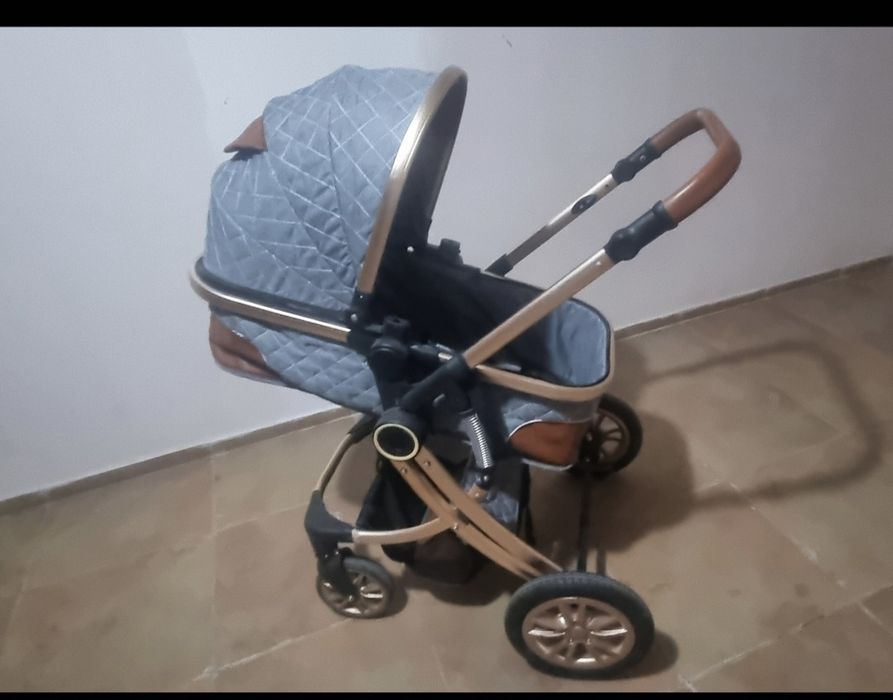 Продам коляску  Teknum  в отличном состоянии