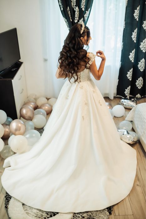 Vând rochie de mireasă