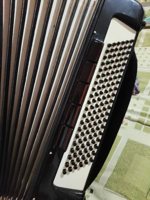 Акордеон Weltmeister S4