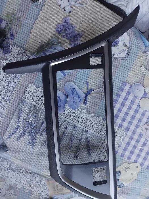 Оригинална навигация за тойота аурис хибрид 2012-2015г.