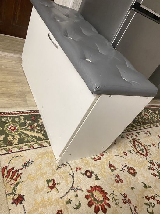Продам обувницу диван