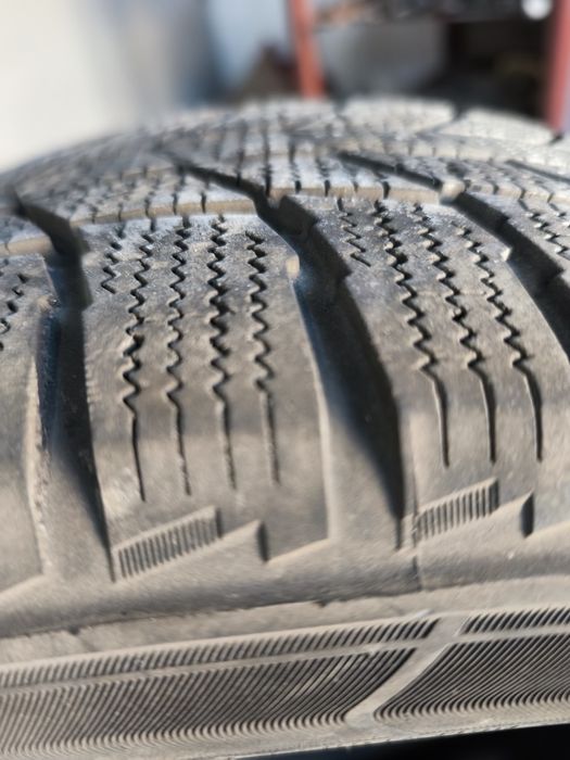 Продам летнюю резину на 16