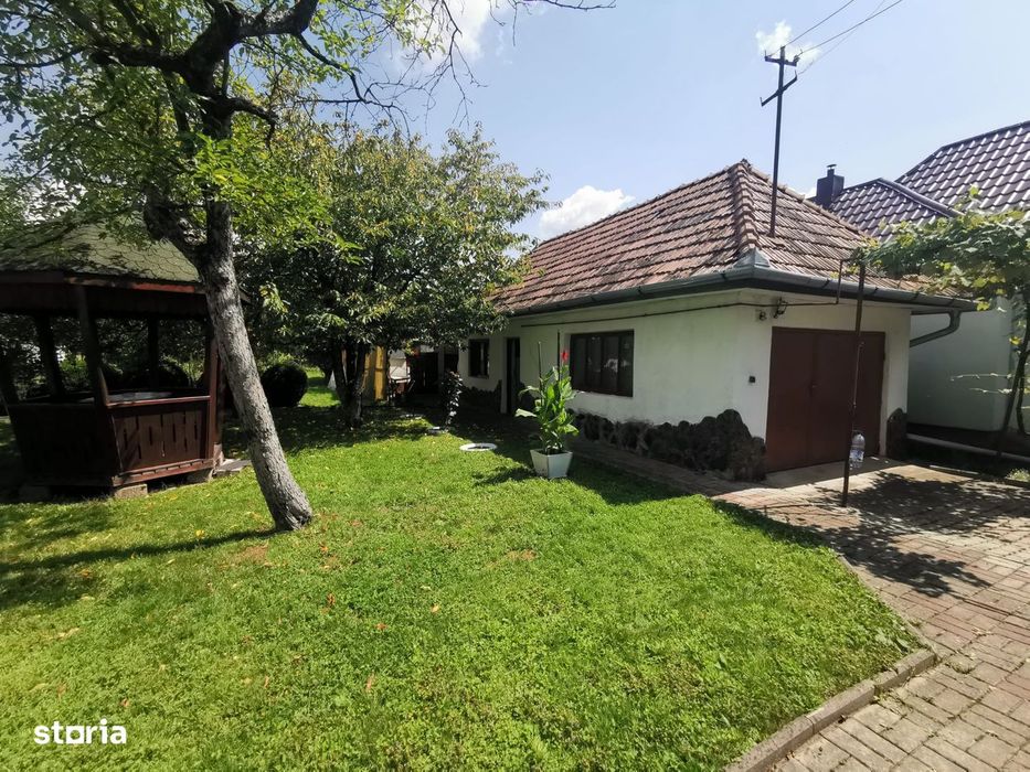 Casa Miercurea Nirajului cu teren, garaj si livada