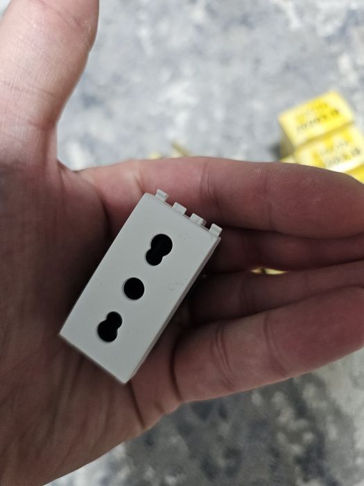 Vând 16x Prize modulare Vimar Plana 14203 – Noi, sigilate
