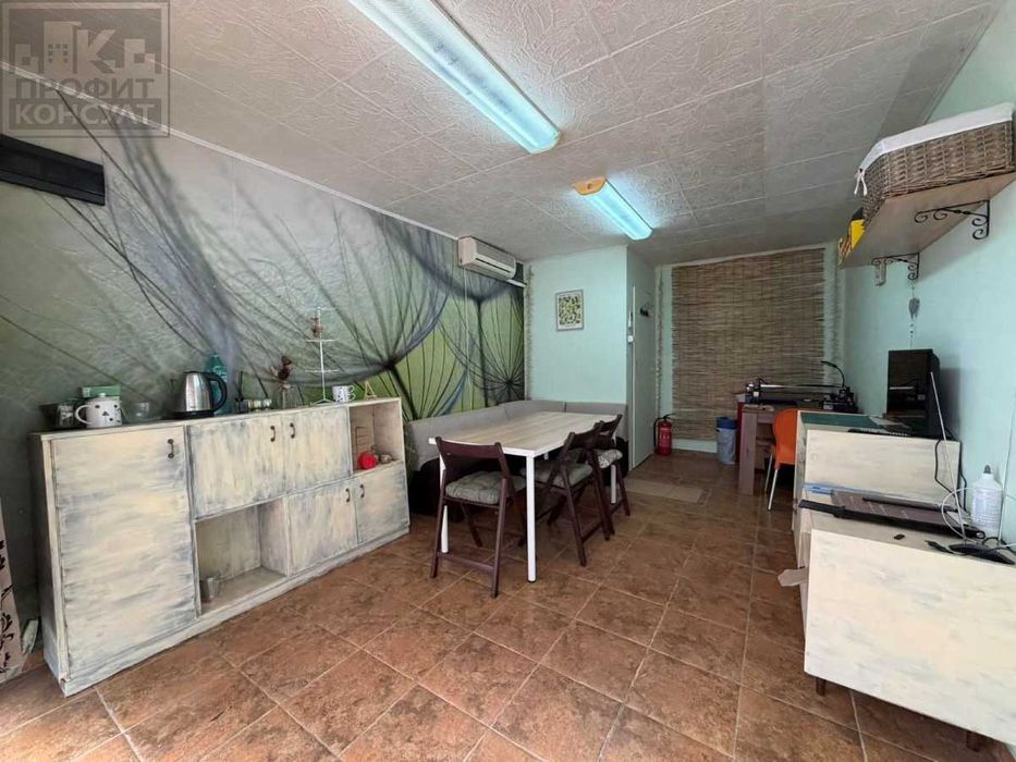 Дава се под наем Магазин в Велико Търново, Колю Фичето - 24 кв.м за 240 € - Снимка #2