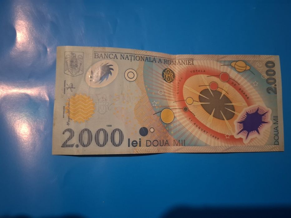 Vând bacnote de 2000 de lei cu eclipsa