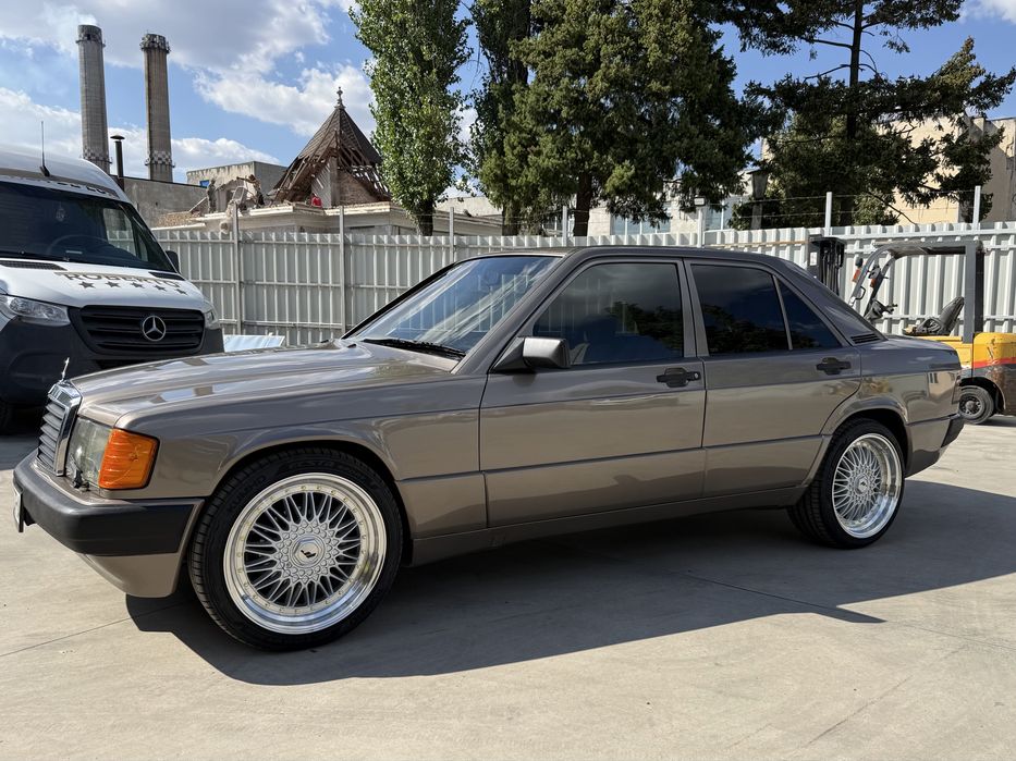 Mercedes-Benz 190