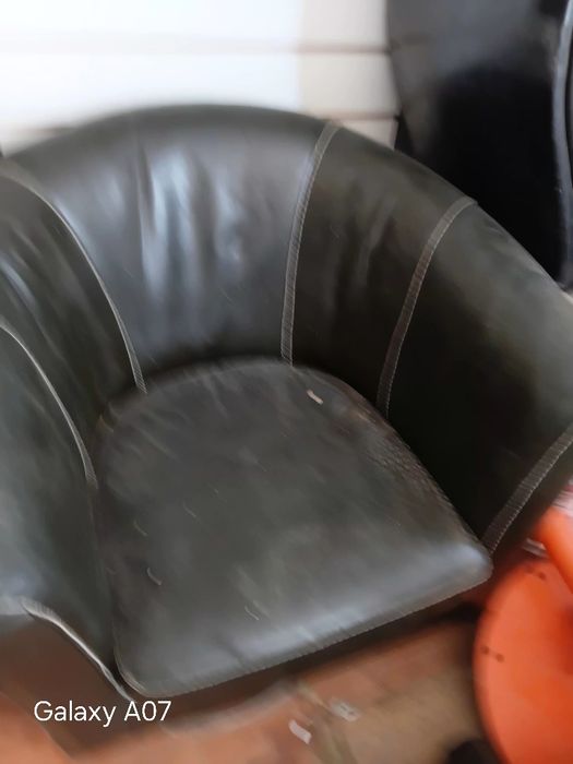 Продам  кресло кожа