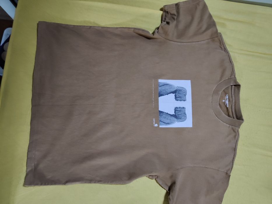 Продавам две тениски Carhartt.