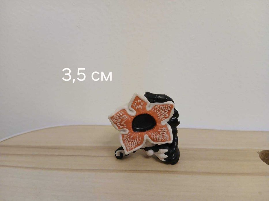 Фигурки из Kinder Joy Очень странные дела