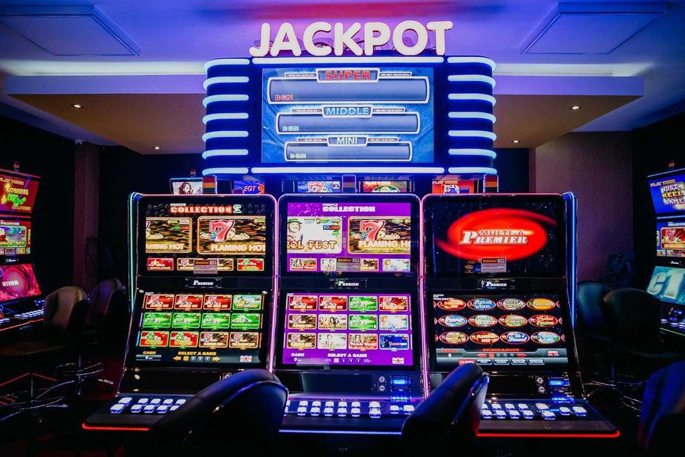 Дава се под наем Заведение в Враца, Център - 300 кв.м за 2500 € - Снимка #3