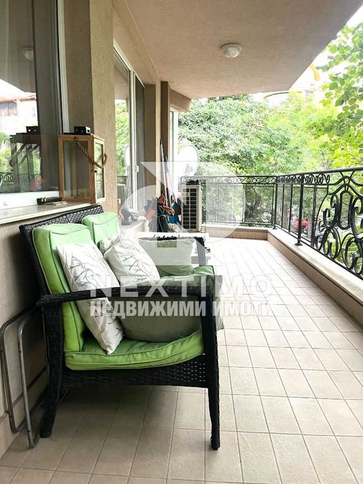 Многостаен апартамент, Сточна гара