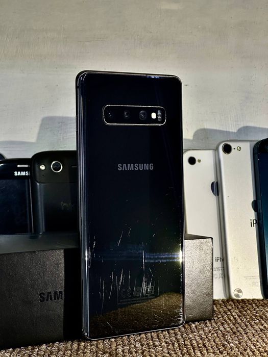 Продам Samsung Galaxy S10+ 128GB.