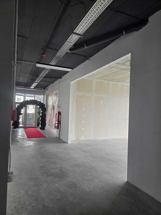 Spatii comerciale ultra central de inchiriat