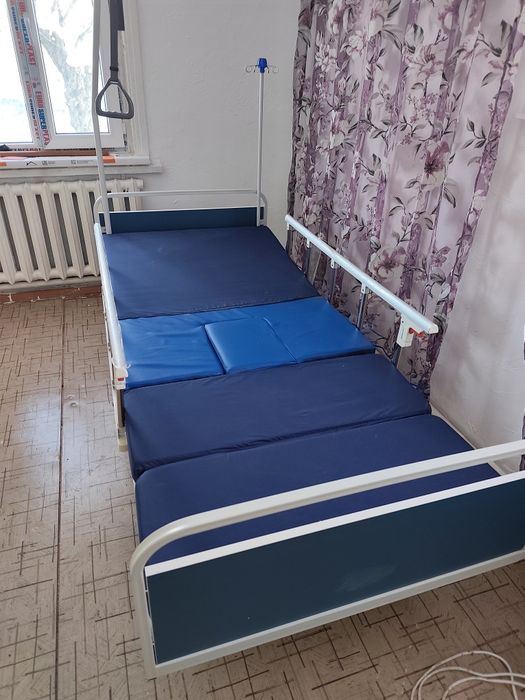 Медицинская кровать