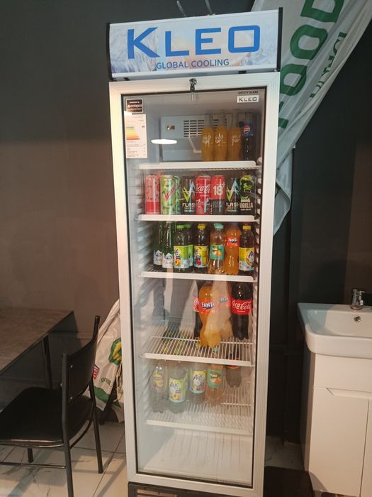 Vitrina haladenik sotiladi KLEO