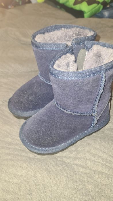 Продам детские ботинки зимние