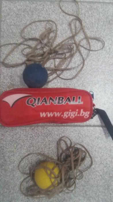 Комплект скуош-ракети,мрежи,топки.