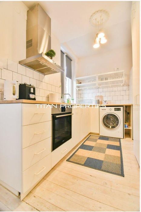 Продава се Тристаен апартамент в София, Център - 86 кв.м за 4652 €/кв.м - Снимка #4