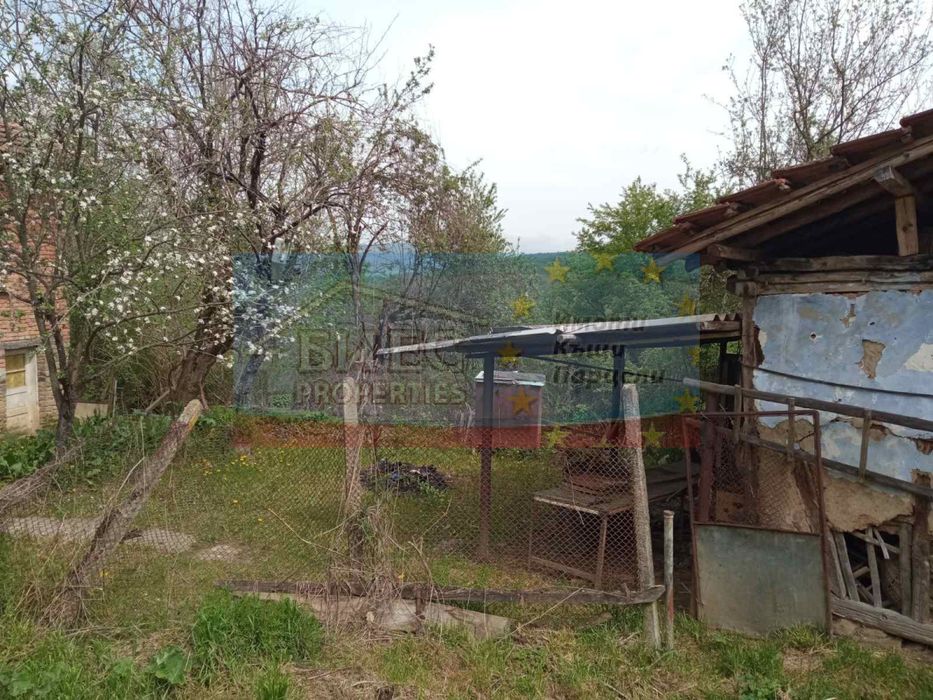 Къща с двор 4 дка в с. Калугерово