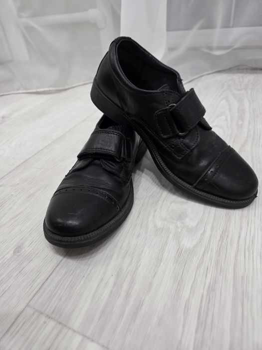 Продам туфли на мальчика