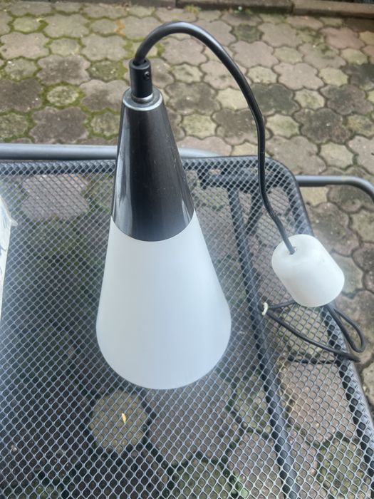 Lampa de agatat