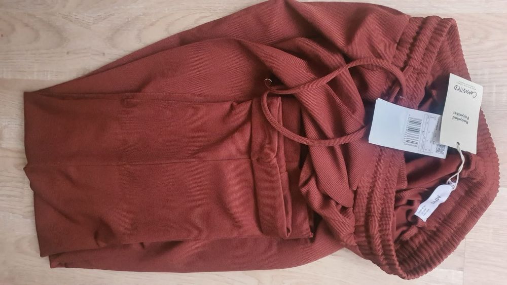 Pantaloni casual, brand Mango