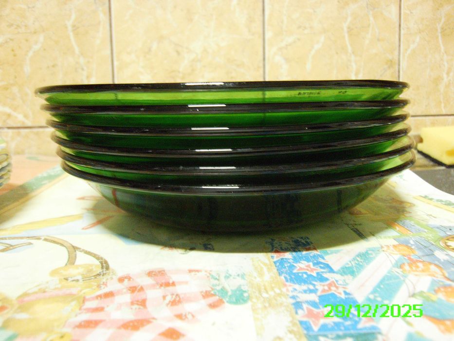 set 6x6 farfurii,intinse ,adanci verzi si comoda TV