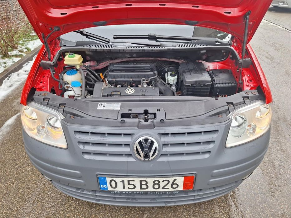 Фолксваген Кади 1,4 бензин 2009 год