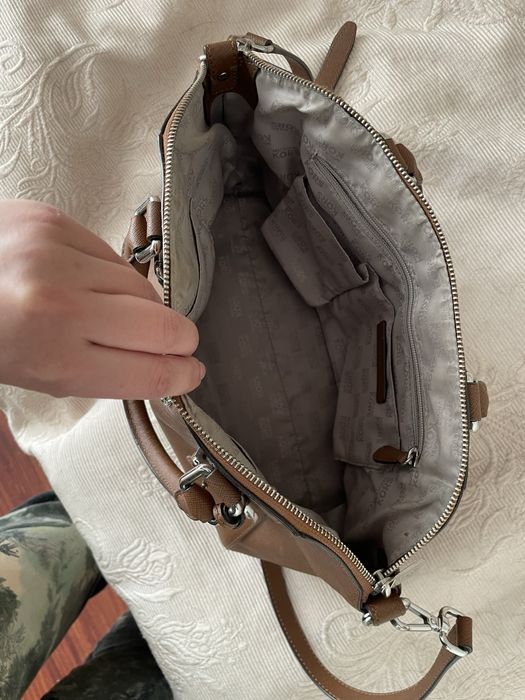 Кожаная сумка Michael Kors
