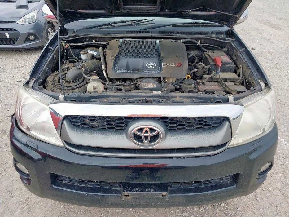 Dezmembrez Toyota hilux  2.5 Diesel 144CP, 2005-2015