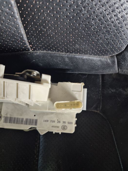 Брава за предна лява врата w164/x164 ML/GL