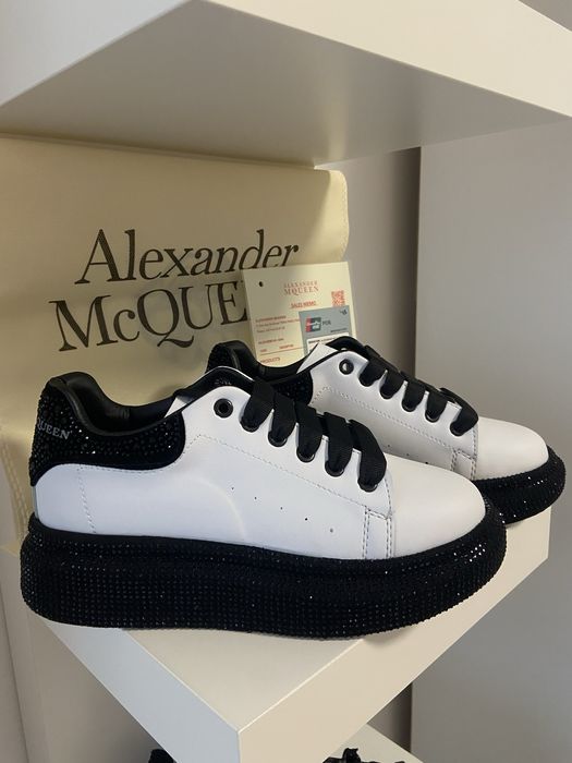 Дамски обувки с камъни