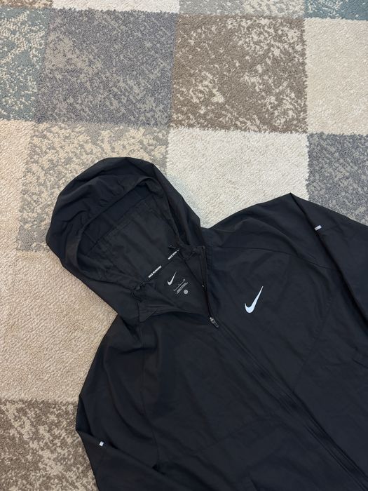 Мъжка ветровка Nike